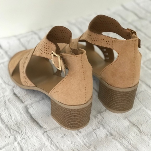 Tan Wedges - Picture 3 of 4